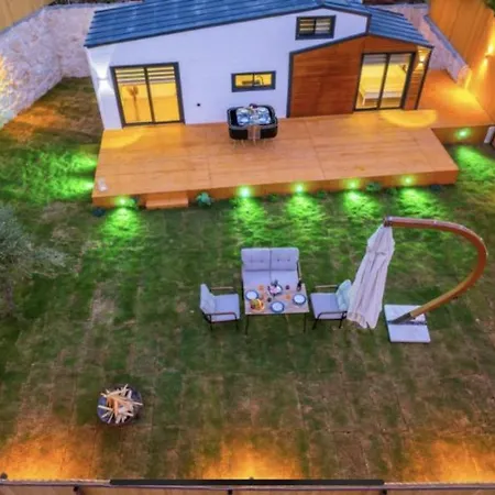 Tineville Villa *
