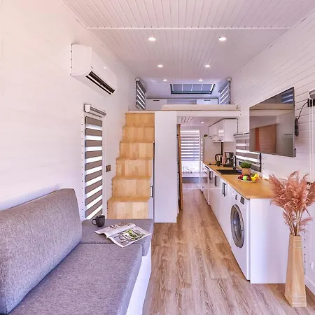Tineville Villa Kas